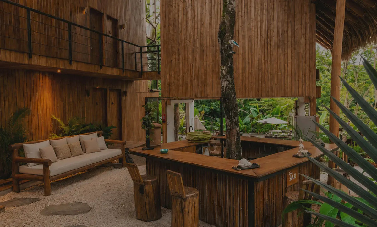 Open-air bamboo lodge in the Santa Teresa jungle - Sama Yoga House
